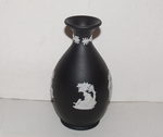 Вазочка миниатюрная "Мифы" Марка в тесте "Wedgwood. Made in England". Середина 1960-х годов.