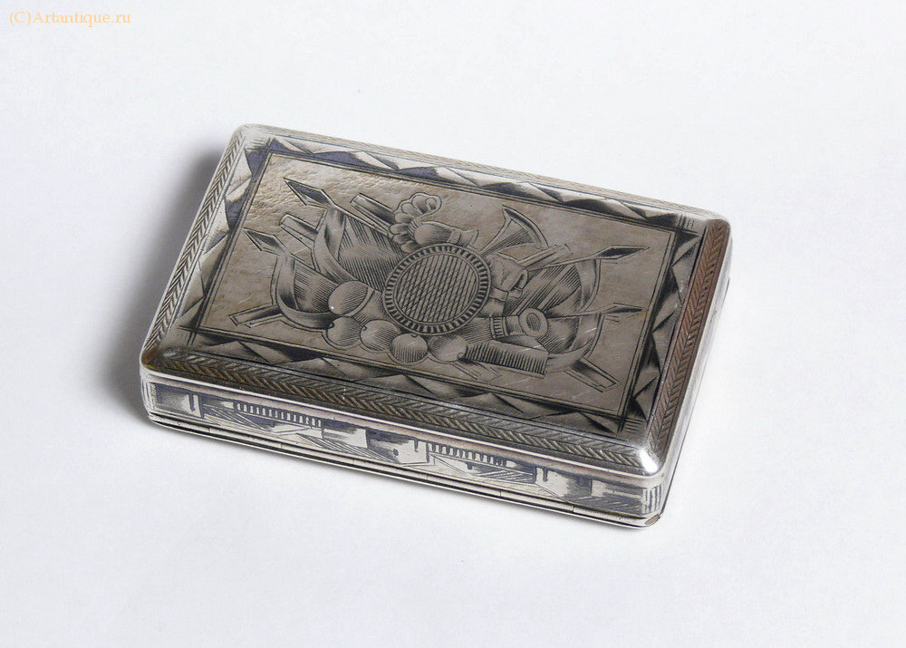 Табакерка "Мининъ и Пожарский"
