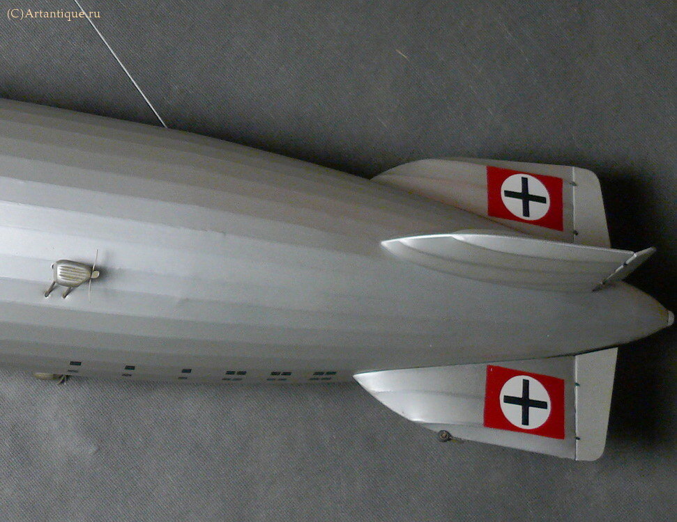 Модель дирижабля "Zeppelin LZ 129: Hindenburg"