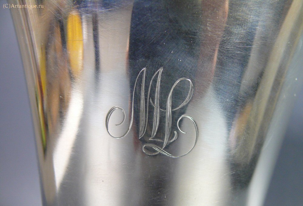 Ведро для льда с монограммой "ML"
