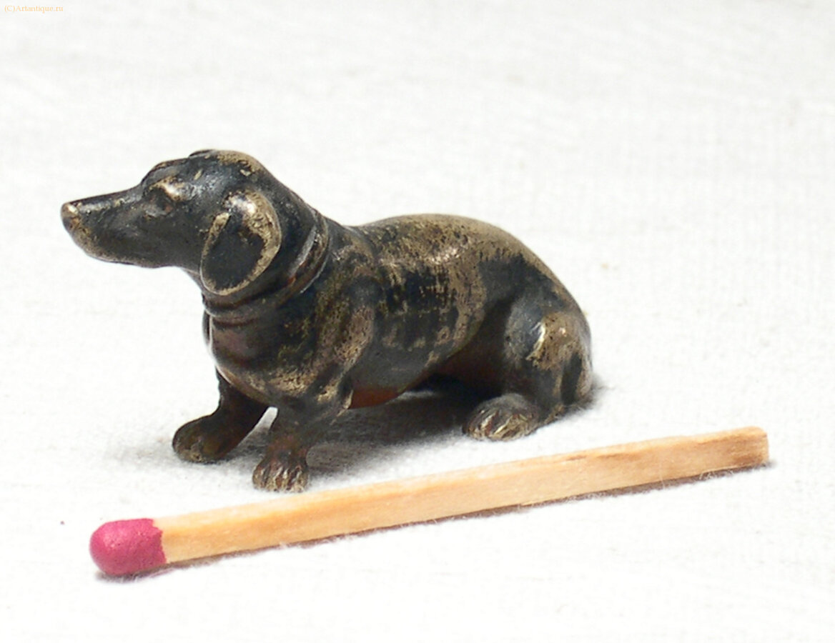 Фигурка "Такса"