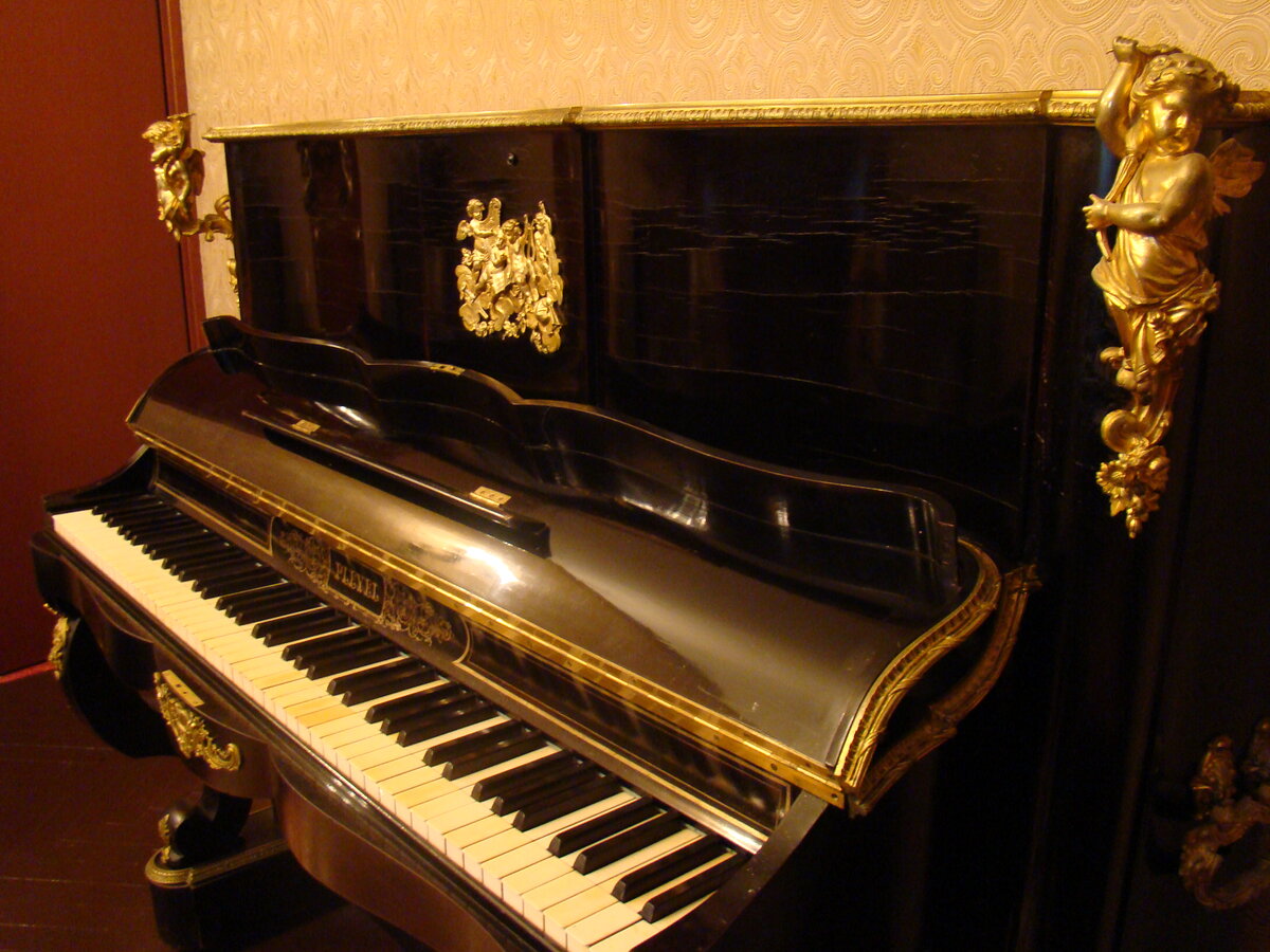Пианино "PLEYEL"