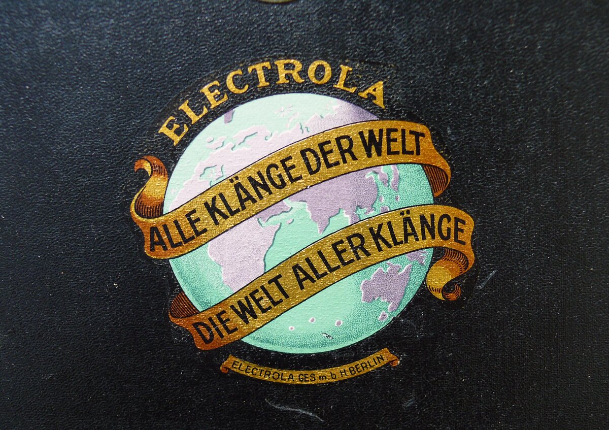Патефон "ELECTROLA"