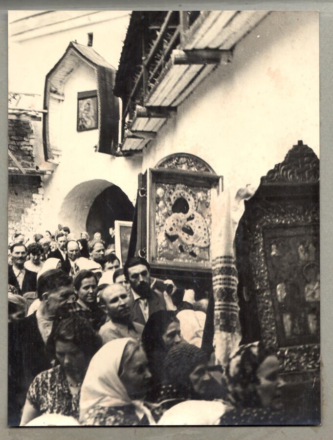 Альбом фотографий. Псково-Печорский монастырь
