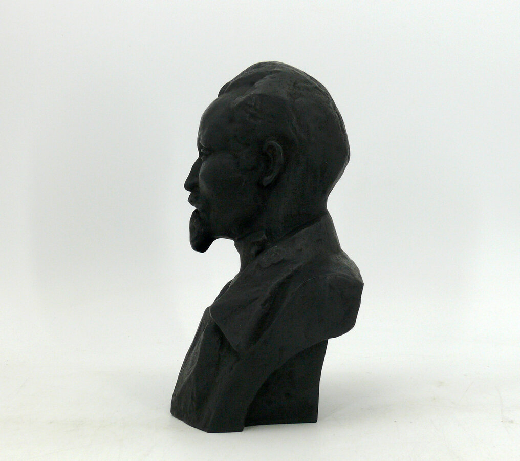 Бюст "Ф. Э. Дзержинский"