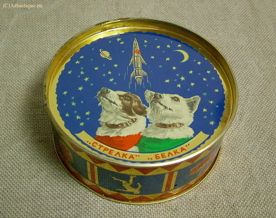 Коробка из-под новогоднего подарка