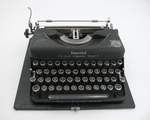 Машинка печатная "Imperial Good Companion" Англия. Imperial Typewriter Company. Model T .