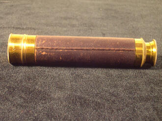 Подзорная труба в кожаной оплетке