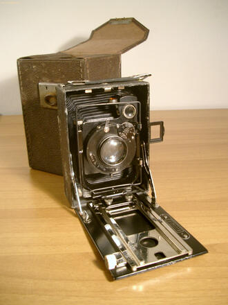 Фотоаппарат "Фотокор 1" в коричневом футляре