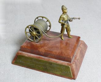 Статуэтка "Пожарный"
