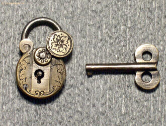 Замочек навесной
