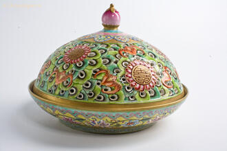 Блюдо с крышкой