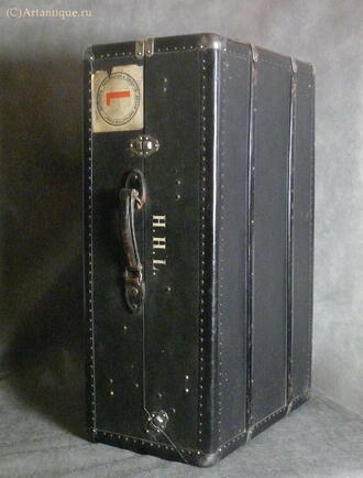Чемодан "H.H.L"