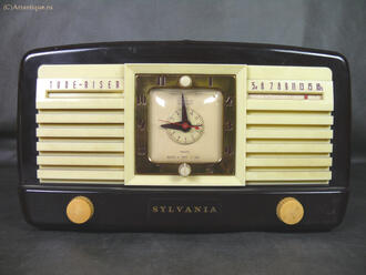 Радиоприемник ламповый "SYLVANIA"