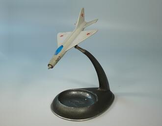 Прибор настольный "Истребитель Су-7"