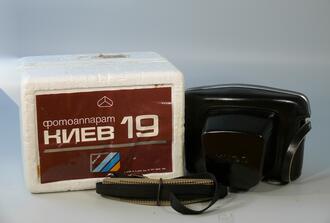 Фотоаппарат "Киев-19"