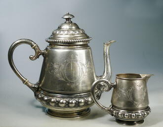 Чайник со сливочником