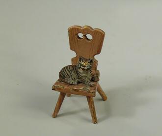 Статуэтка "Котёнок на стуле"