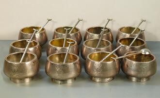 Набор солонок с ложечками на 12 персон