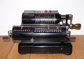 Арифмометр "WALTHER RM" 