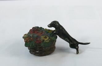 Статуэтка "Такса с корзиной цветов"