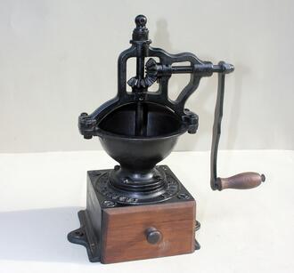 Кофемолка "PEUGEOT FRERES"