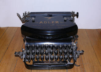 Машинка печатная "Adler Model 7"