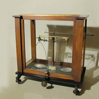 Лабораторные весы "H.L. Becker Fils & Cc, Bruxell